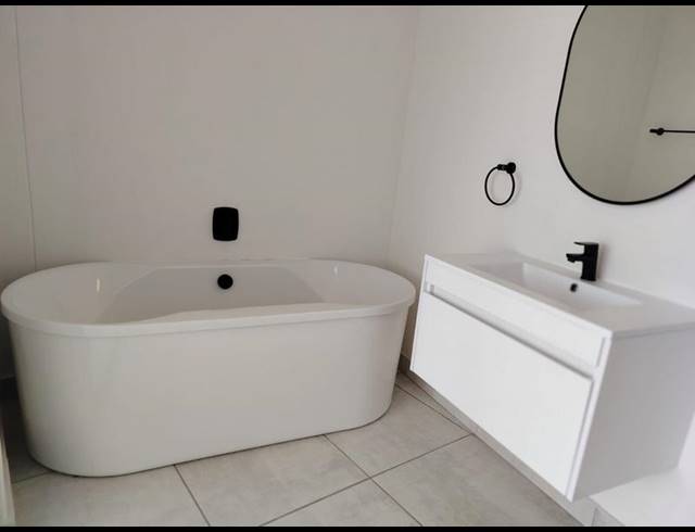 3 BEDROOM APARTMENT FOR SALE IN PAARDEVLEI